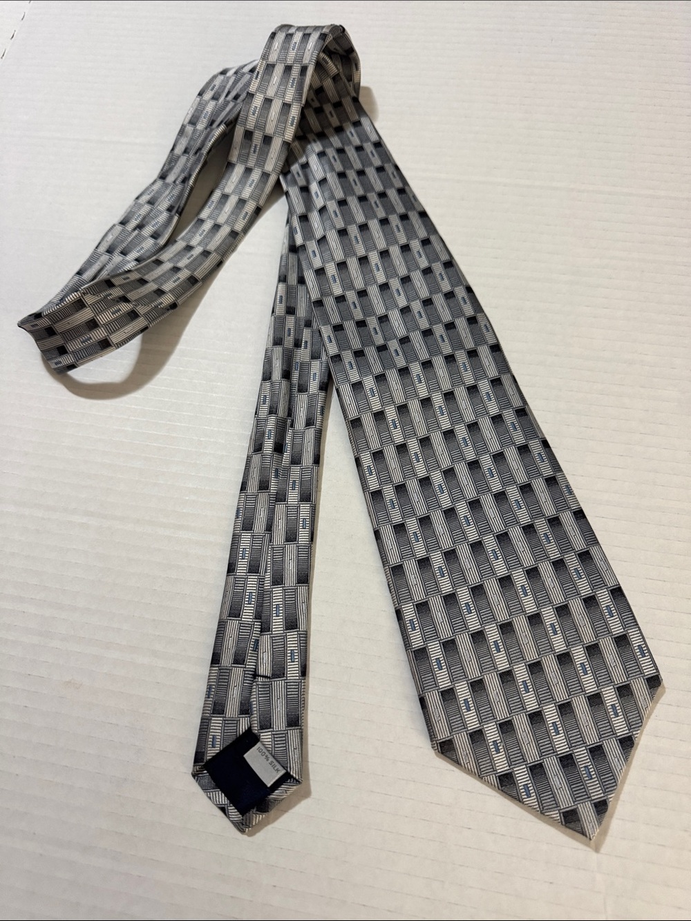 100% Silk Stafford Executive Silver-Gray Patterned Men's Tie 176